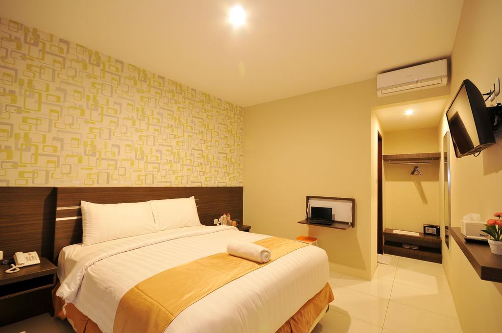 Nutana Hotel Mataram Rum bild